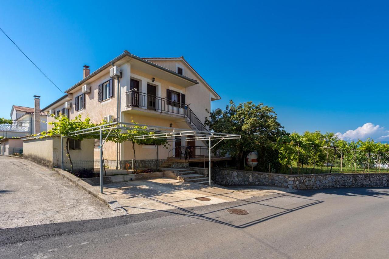 Apartments And Rooms Kod Keti Малинска Екстериор снимка