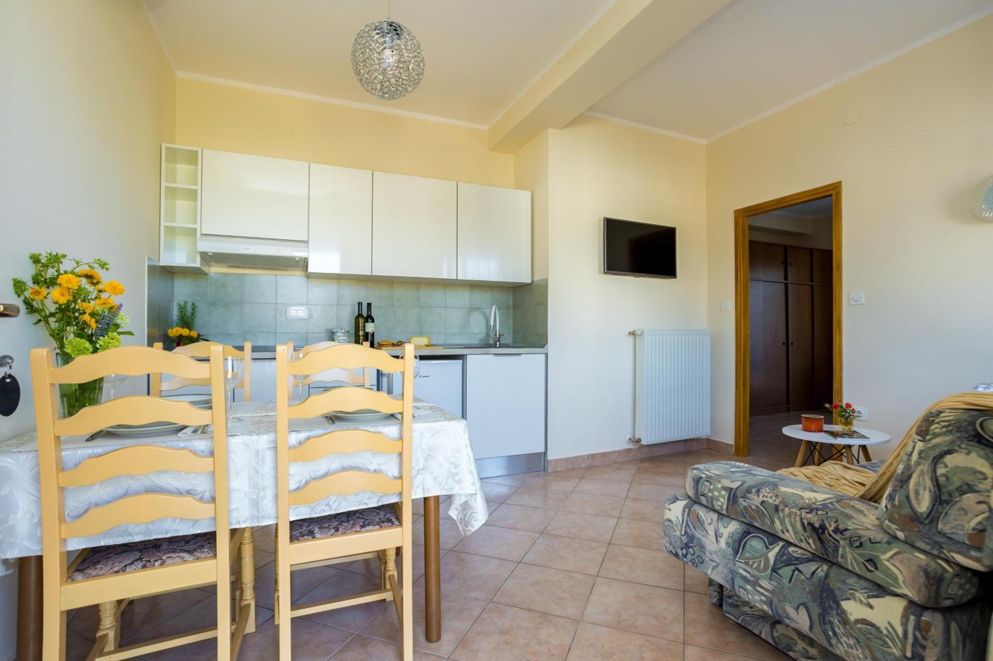 Apartments And Rooms Kod Keti Малинска Екстериор снимка