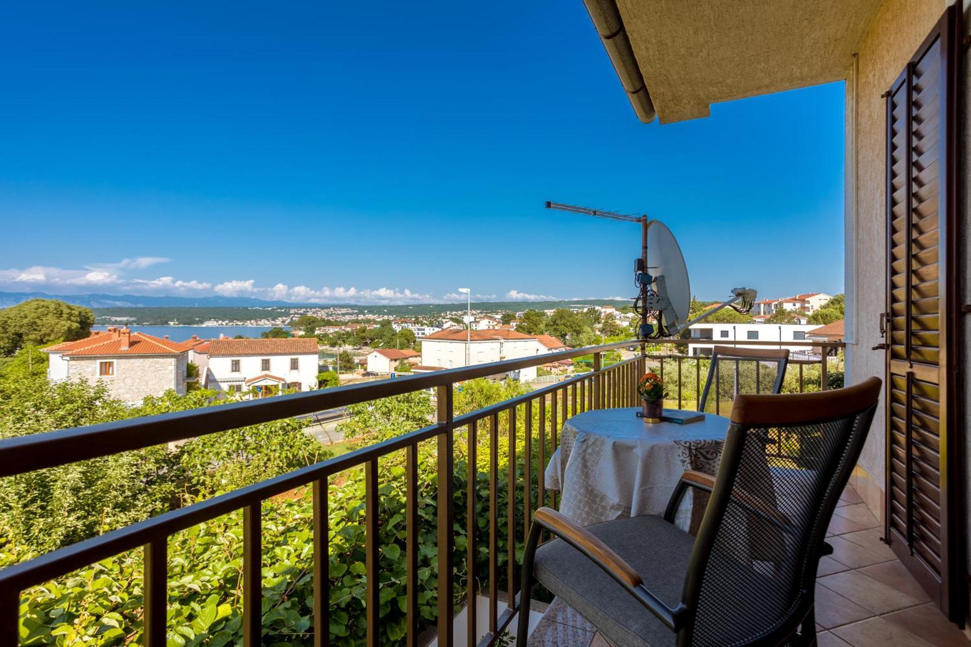 Apartments And Rooms Kod Keti Малинска Екстериор снимка
