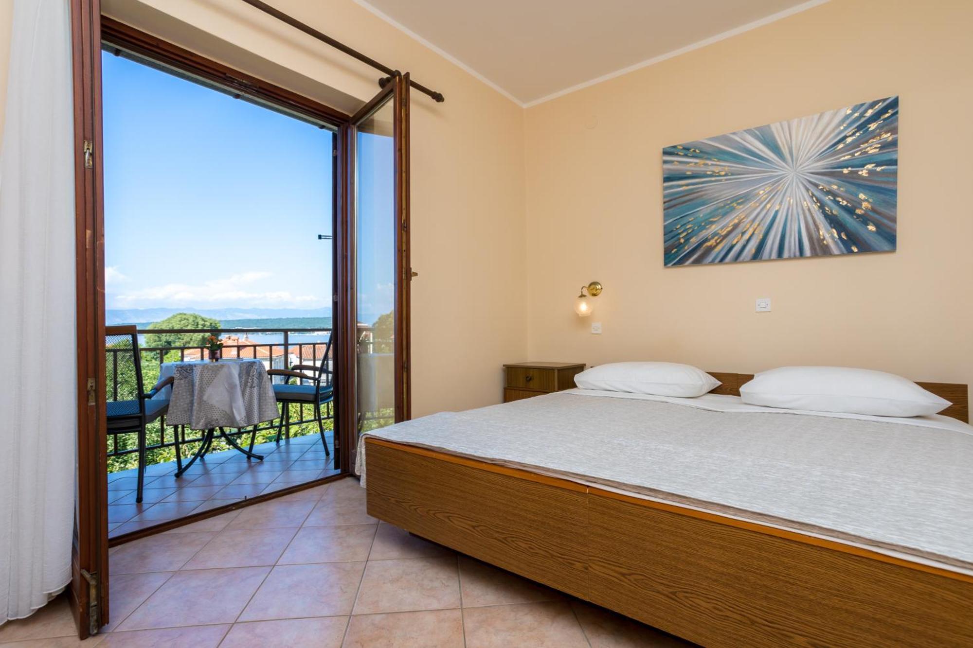 Apartments And Rooms Kod Keti Малинска Екстериор снимка