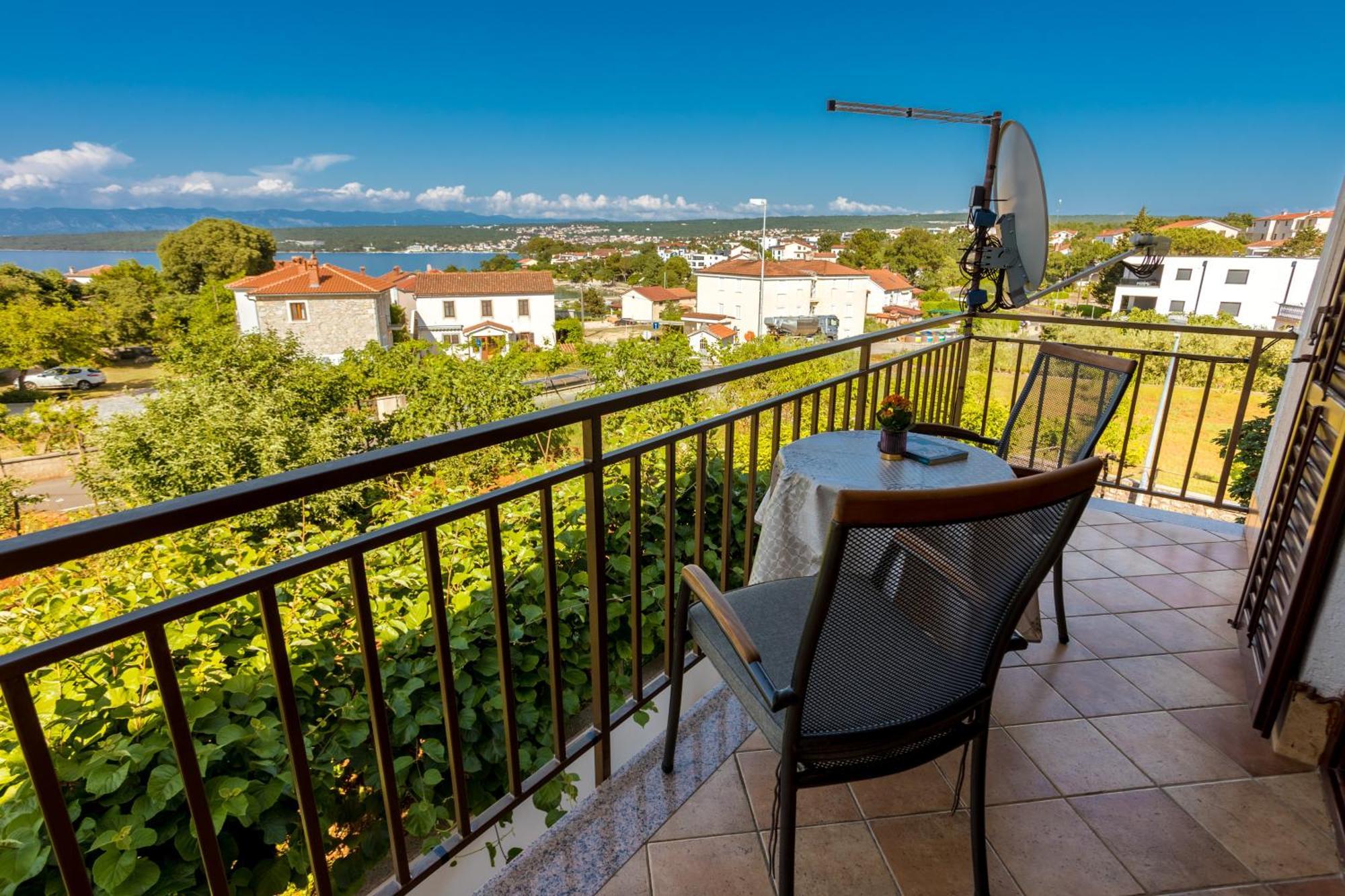 Apartments And Rooms Kod Keti Малинска Екстериор снимка