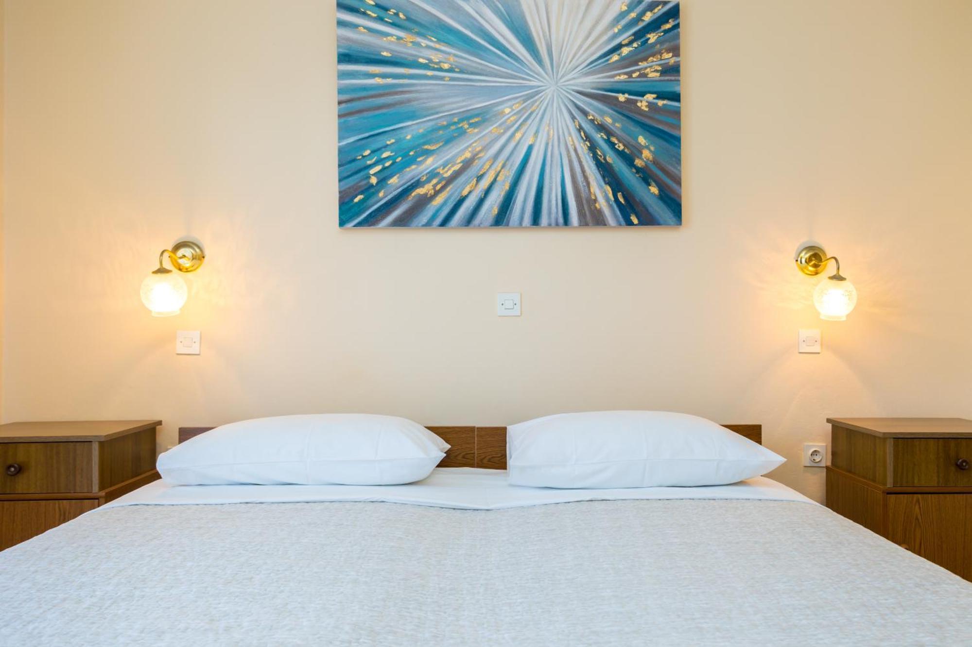 Apartments And Rooms Kod Keti Малинска Екстериор снимка