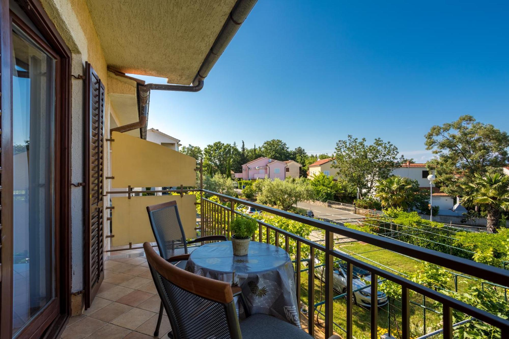 Apartments And Rooms Kod Keti Малинска Екстериор снимка